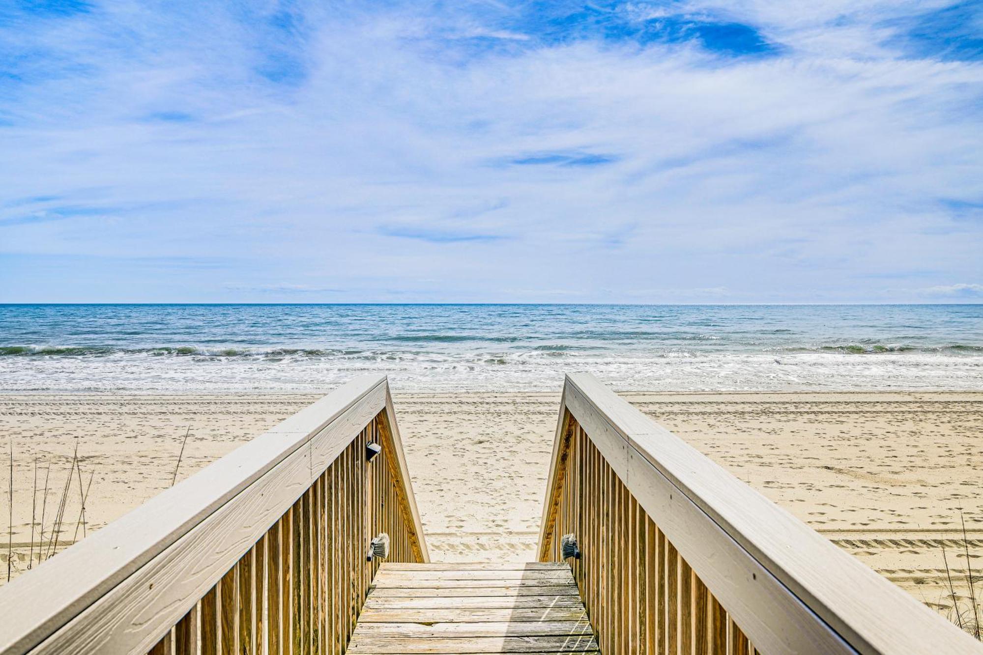 On-The-Beach Escape Oceanfront In Surfside! เมอร์เทิลบีช ภายนอก รูปภาพ